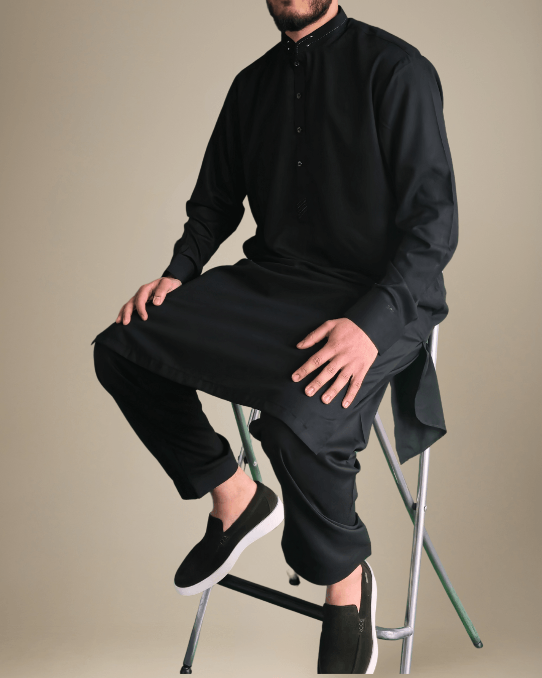 Paaq Essentials Obsidian Black